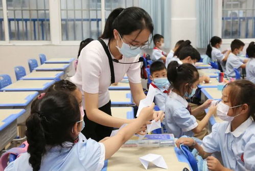 徐州中小学课后服务全面启动 周五无作业，看护服务暖人心